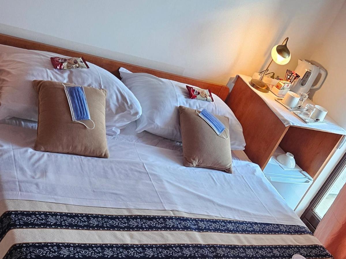 " Rooms Bela Salyna" Icici Bagian luar foto